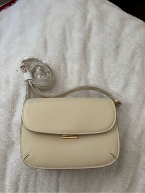 BRAND NEW MANGO Classic Cream Crossbody Bag with Gold Accent